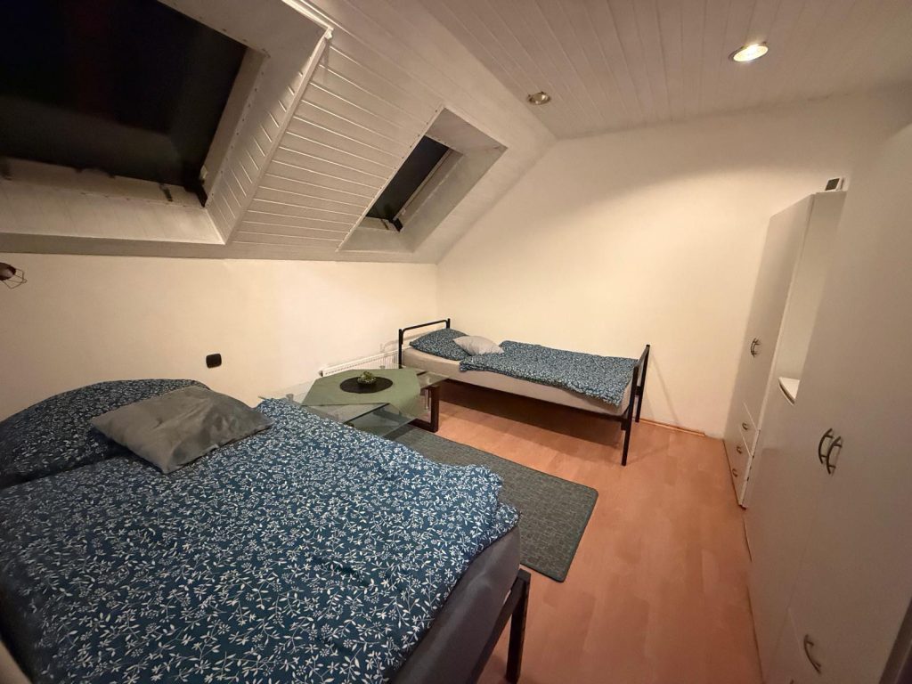Möbliertes Doppelzimmer im Obergeschoss in Meppen-Hemsen