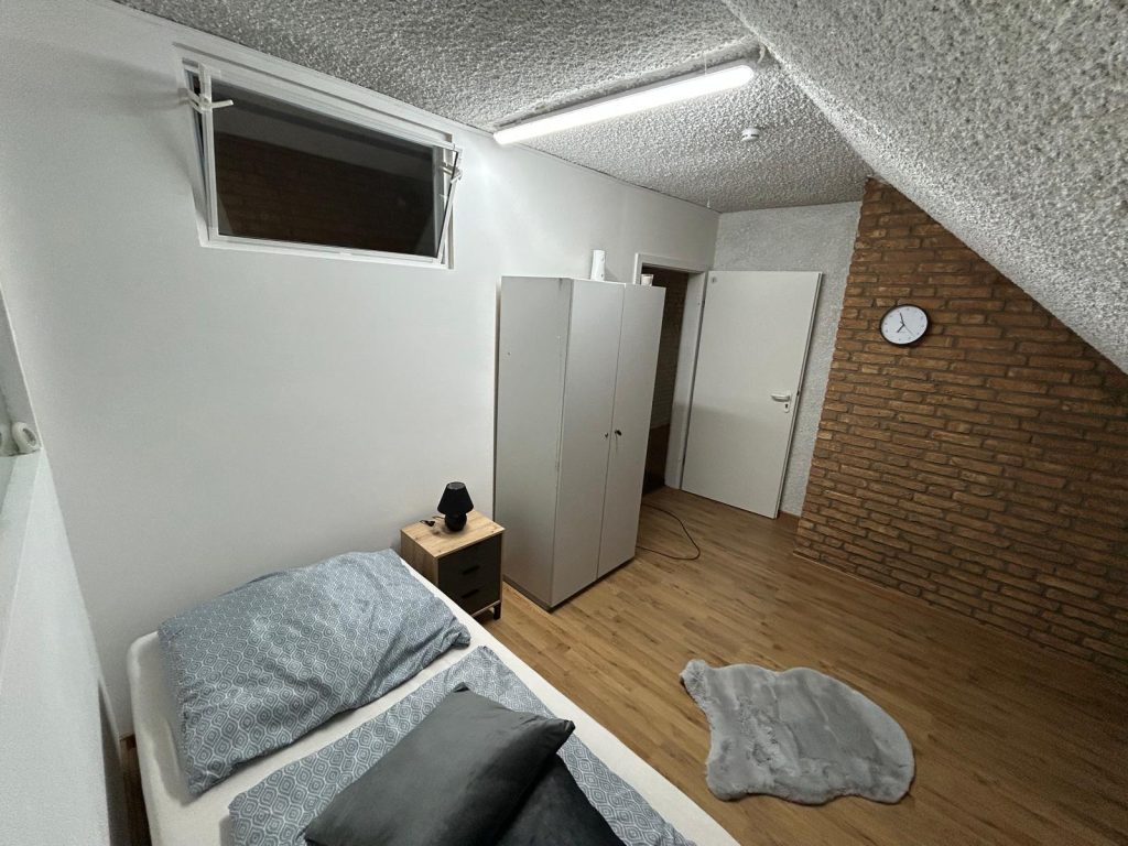Ihr eigenes Zimmer im Obergeschoss in Meppen-Hemsen
