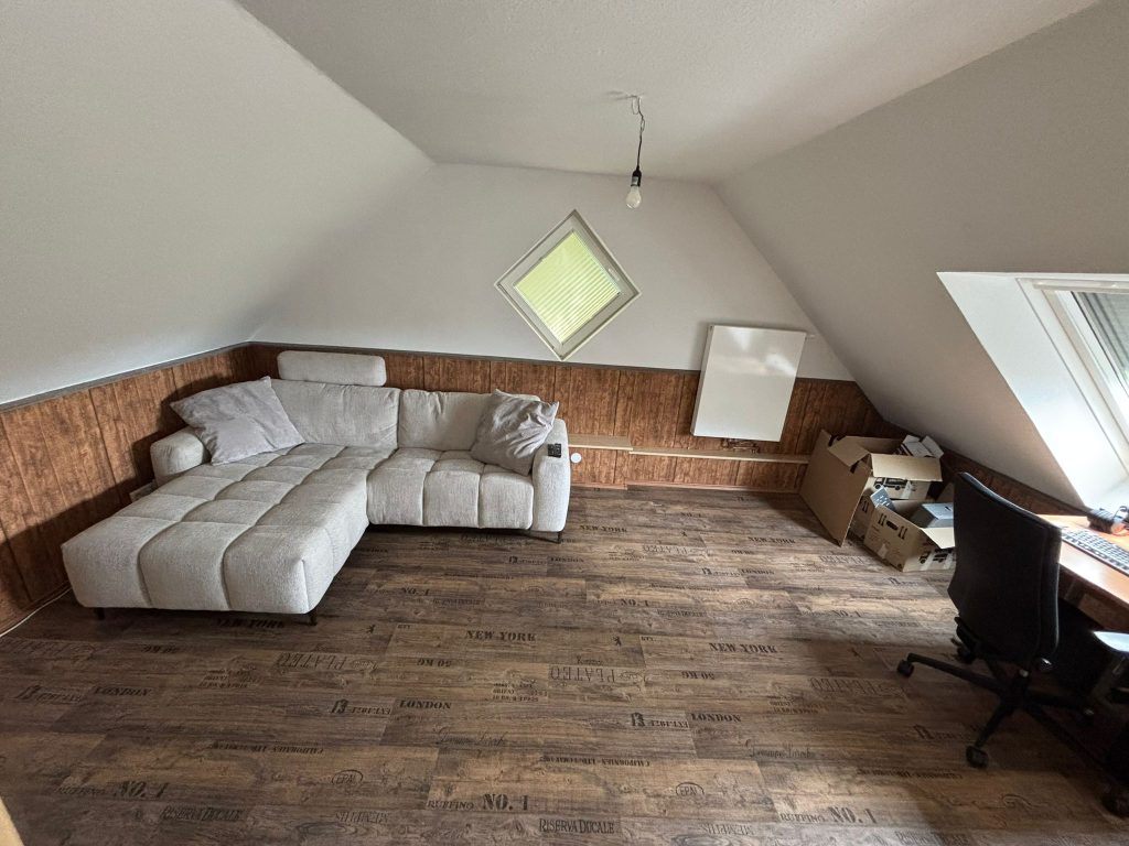 Moderne Maisonette-Wohnung in Oberlangen – ideal für Paare oder zwei Kollegen